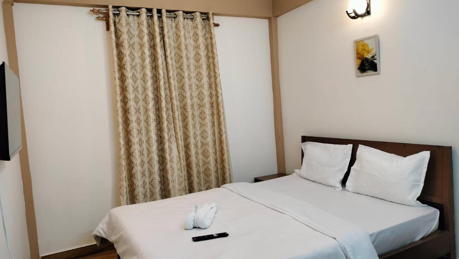 Aroma Inn Shillong Exteriör bild