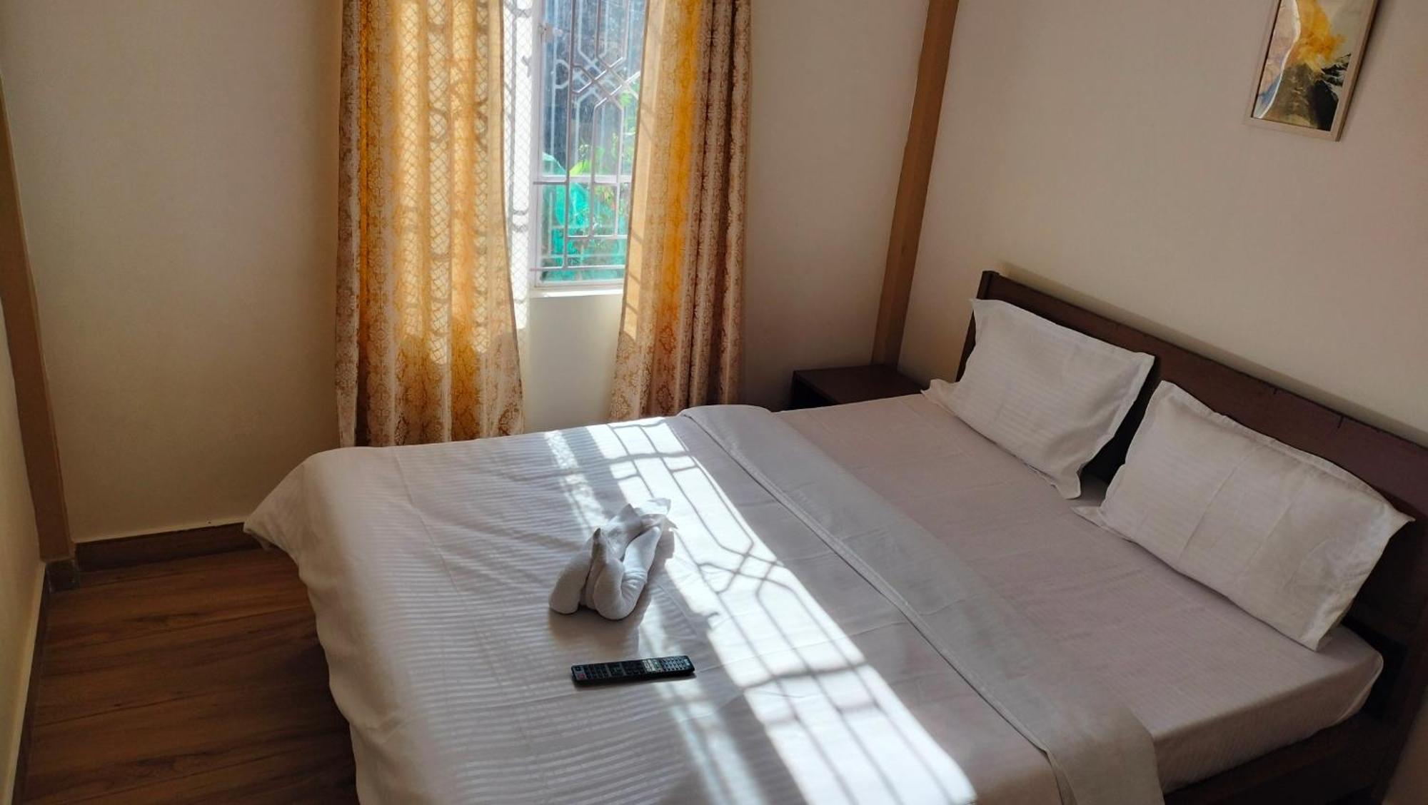 Aroma Inn Shillong Exteriör bild