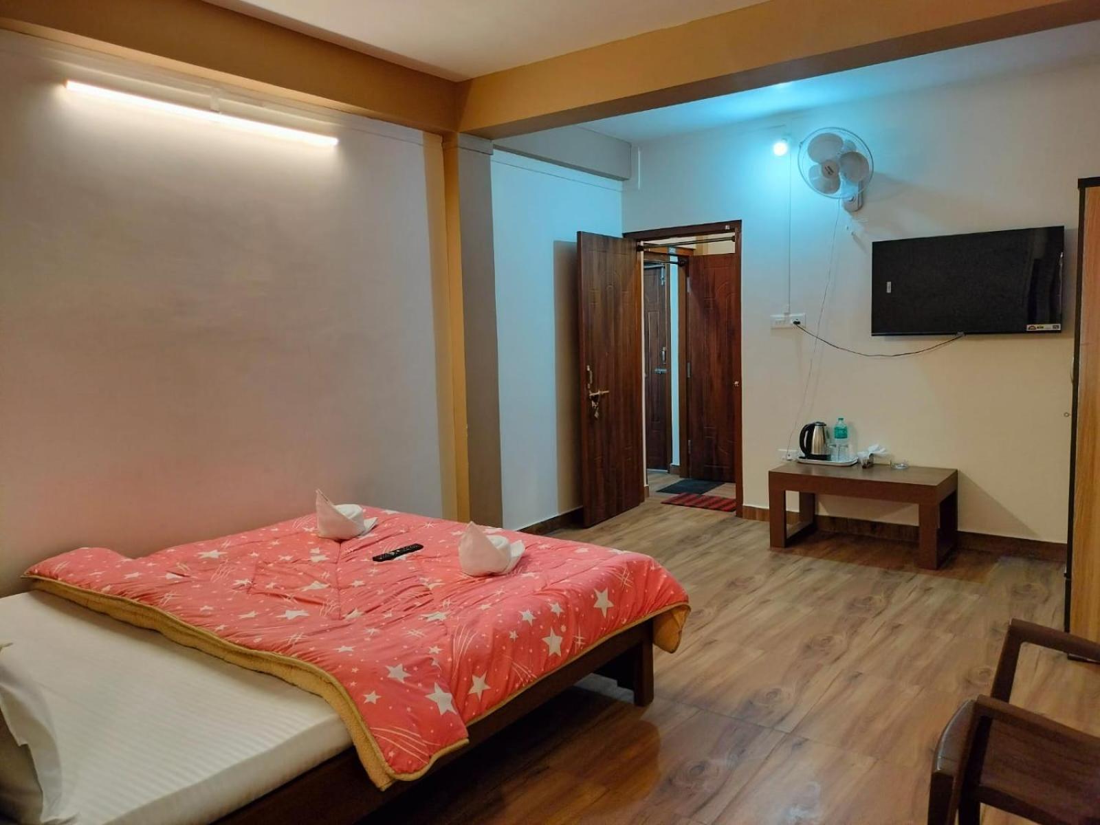 Aroma Inn Shillong Exteriör bild