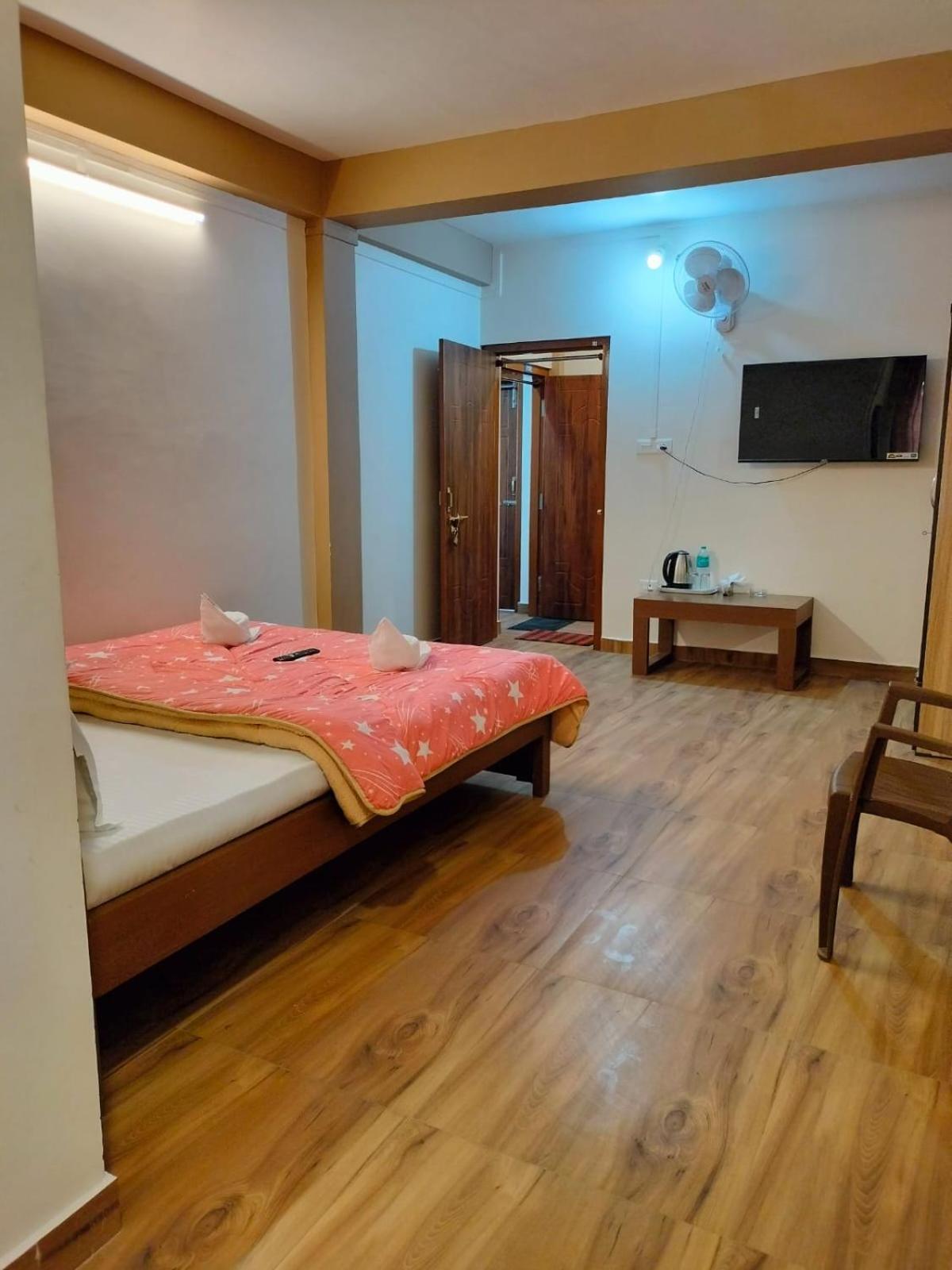 Aroma Inn Shillong Exteriör bild